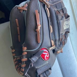 Rawlings 12.5 inch Recreational Baseball and Softball Glove, Left Hand Throw